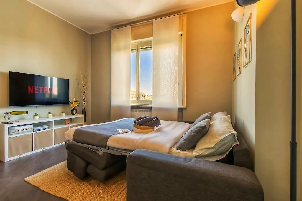 Apartman Exclusive & Strategic 2-Bedroom Apartment, 50M From M4 Milánó Olaszország