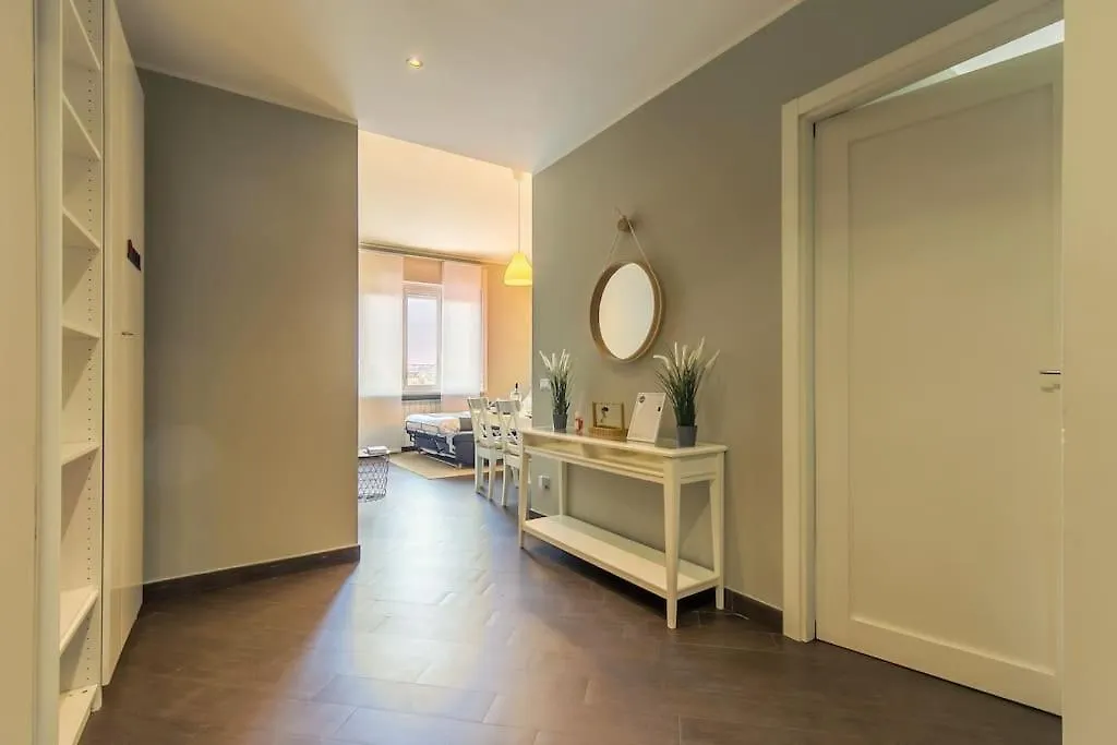 Exclusive & Strategic 2-Bedroom Apartment, 50M From M4 Milánó