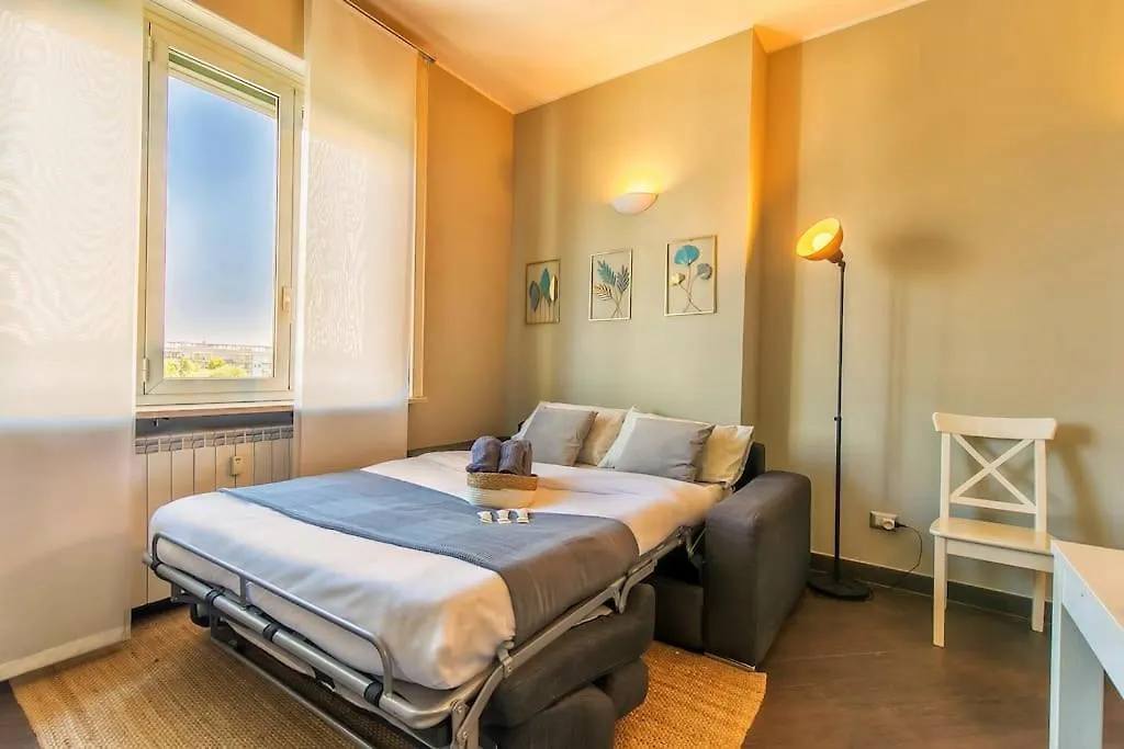 Exclusive & Strategic 2-Bedroom Apartment, 50M From M4 Milão